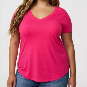 Torrid Classic Fit vneck tshirt